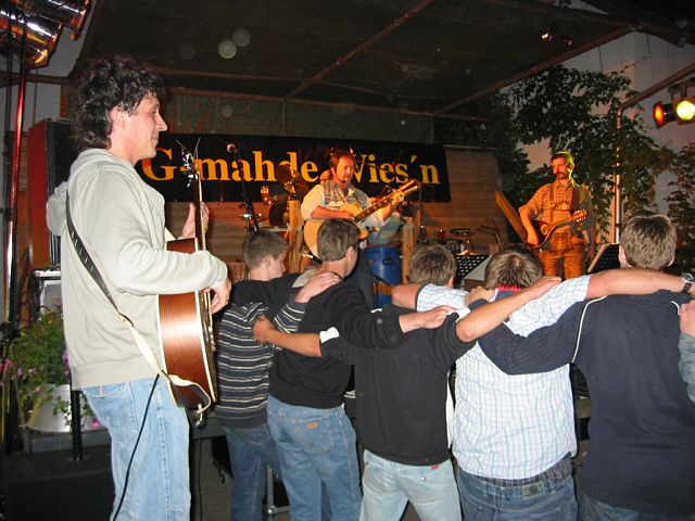 640x480 pixels (231K)