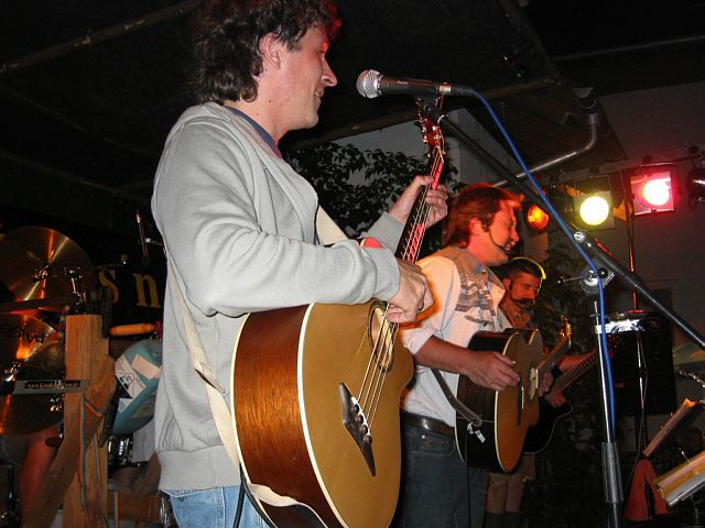 640x480 pixels (201K)