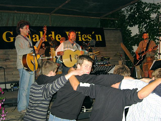 640x480 pixels (283K)