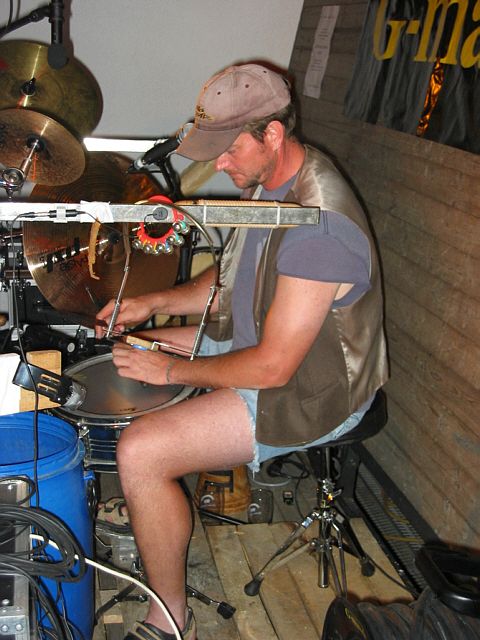 480x640 pixels (219K)