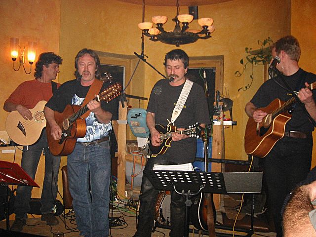 640x480 pixels (308K)