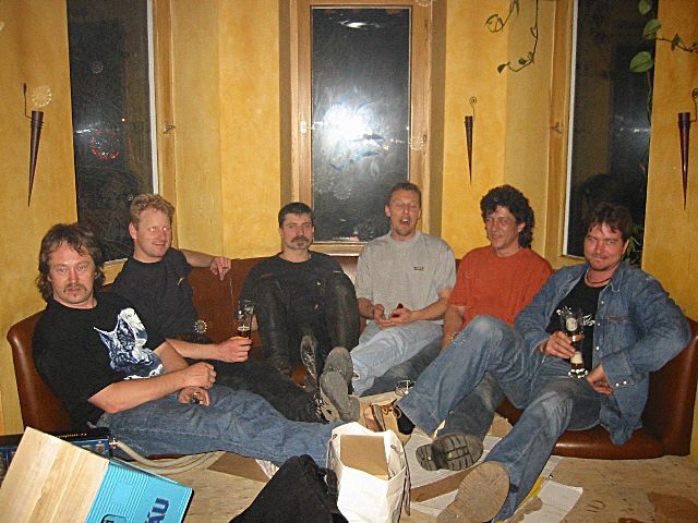 640x480 pixels (290K)