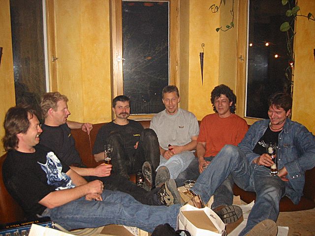 640x480 pixels (286K)