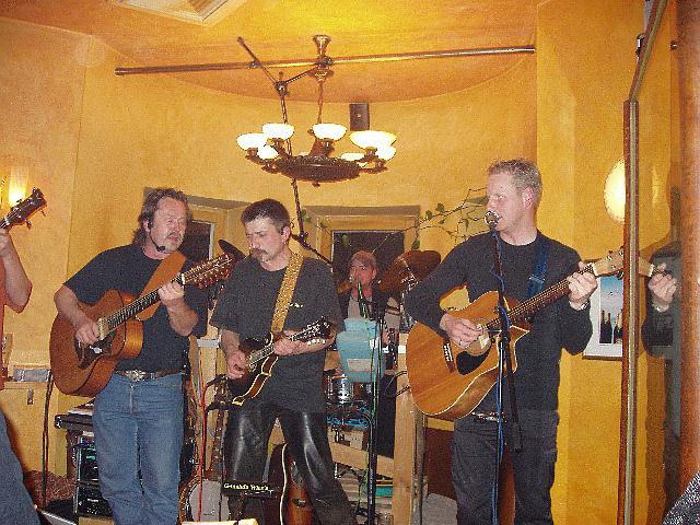 640x480 pixels (81K)