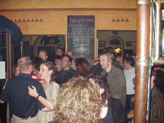 640x480 pixels (70K)