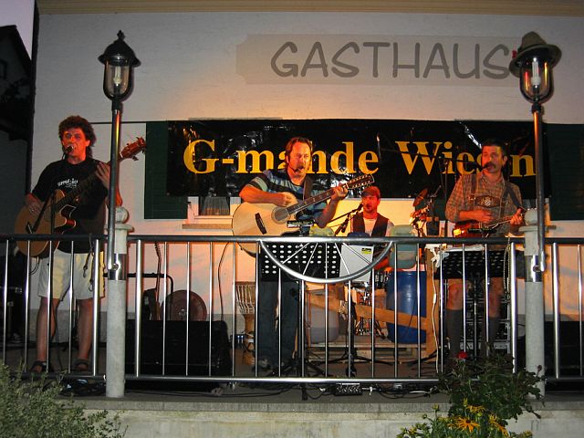 640x480 pixels (74K)