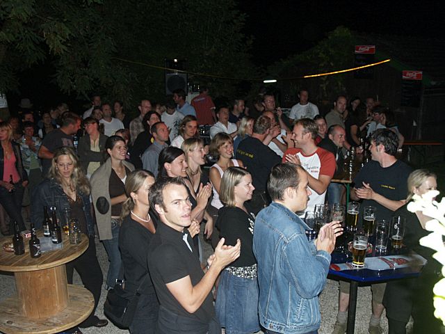 640x480 pixels (69K)