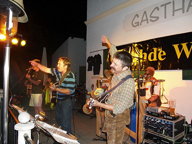 640x480 pixels (75K)