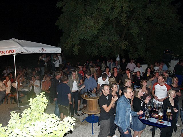 640x480 pixels (73K)