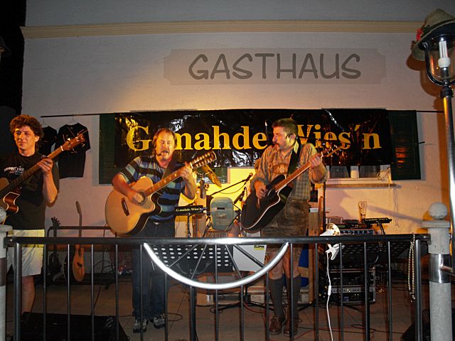 640x480 pixels (70K)