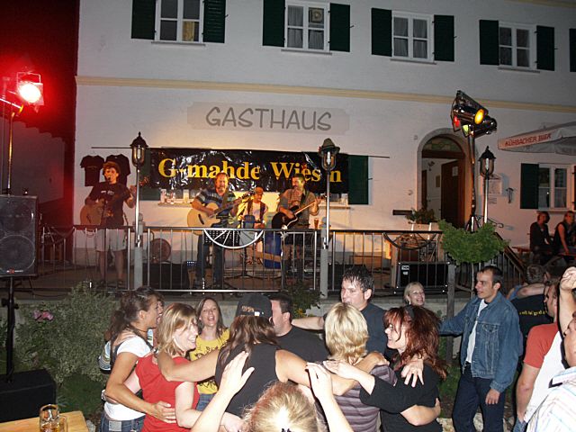 640x480 pixels (76K)