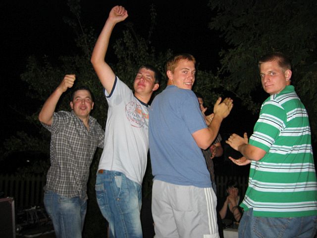 640x480 pixels (50K)