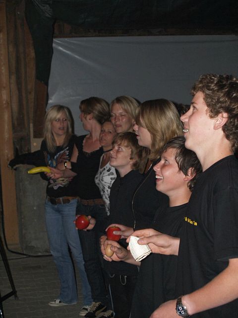 480x640 pixels (135K)