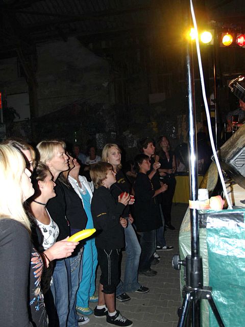 480x640 pixels (189K)