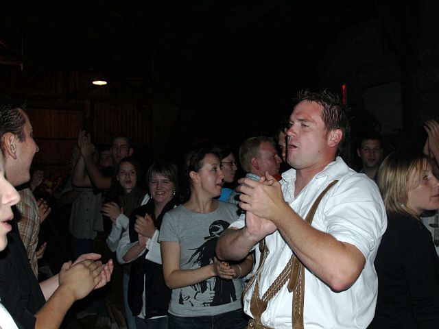 640x480 pixels (125K)