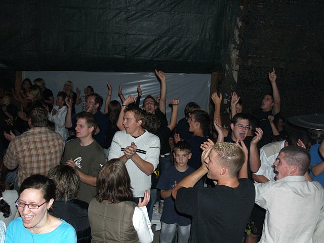 640x480 pixels (167K)