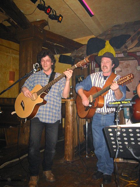 480x640 pixels (291K)