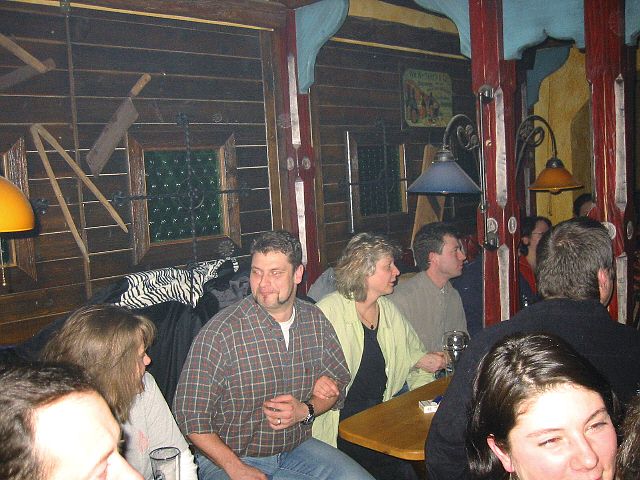 640x480 pixels (303K)