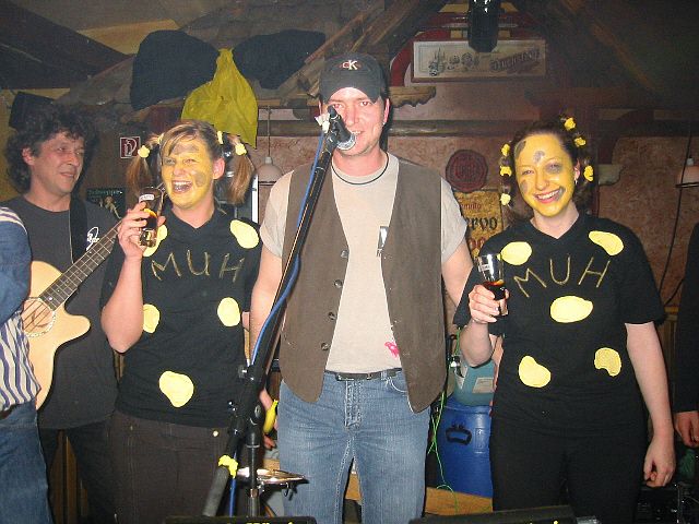 640x480 pixels (277K)