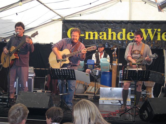 640x480 pixels (269K)