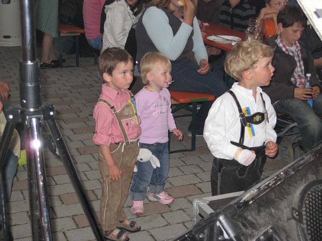 640x480 pixels (252K)