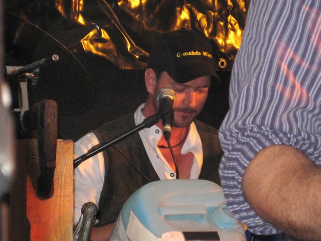 640x480 pixels (241K)