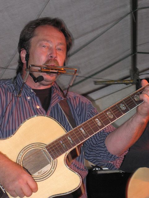 480x640 pixels (241K)