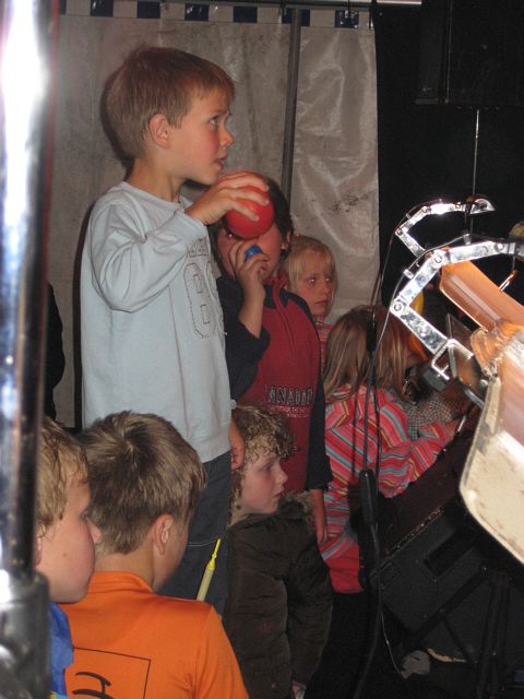 480x640 pixels (217K)