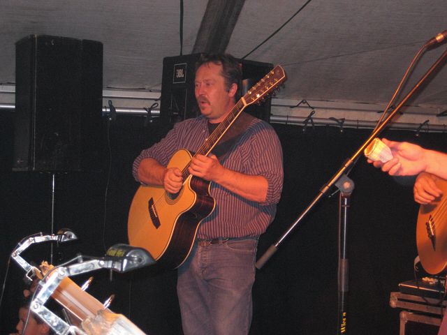 640x480 pixels (230K)