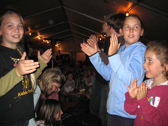 640x480 pixels (227K)