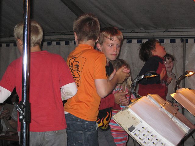 640x480 pixels (238K)