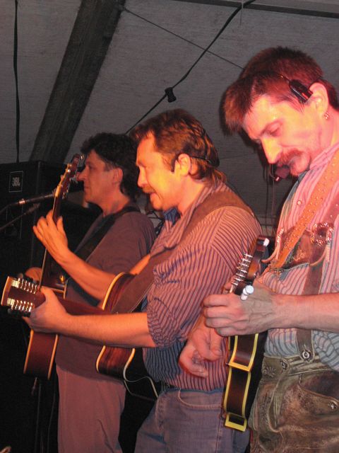 480x640 pixels (250K)