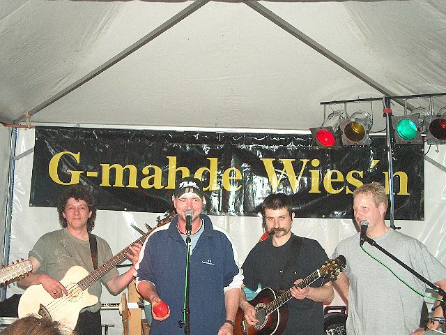 640x480 pixels (349K)