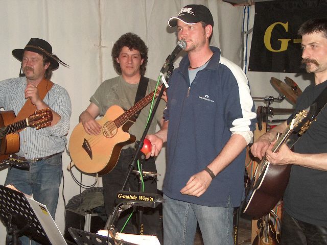 640x480 pixels (240K)