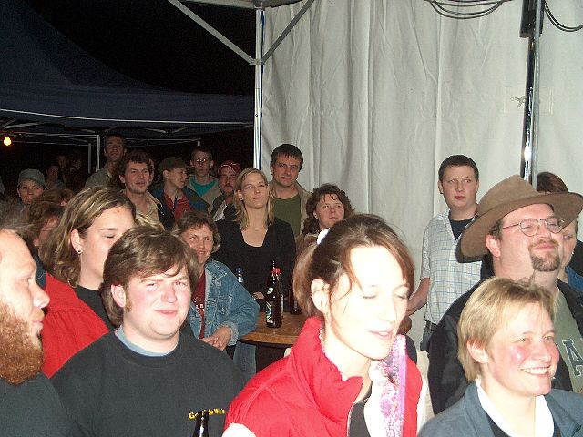 640x480 pixels (271K)