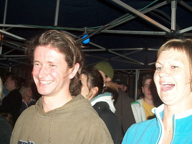 640x480 pixels (271K)