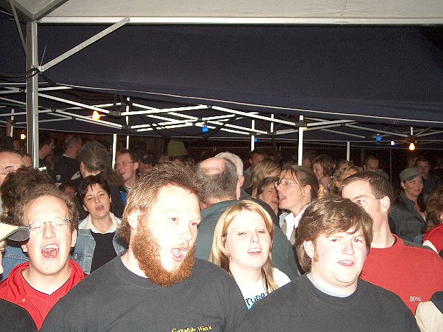 640x480 pixels (324K)