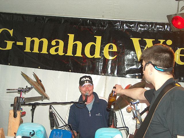 640x480 pixels (297K)