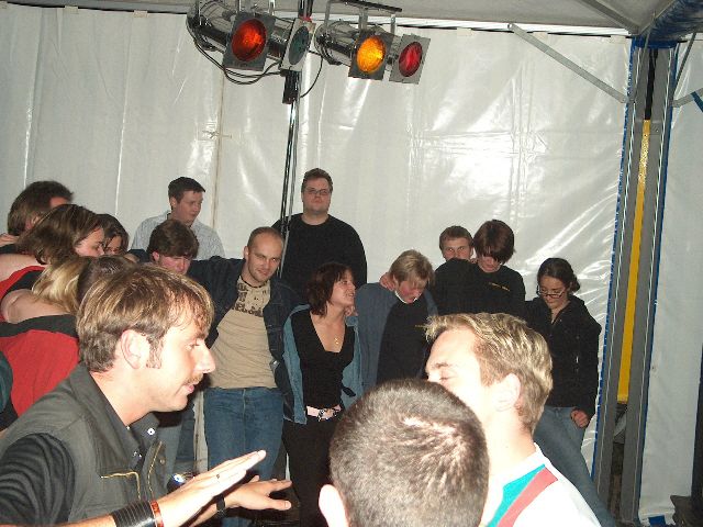 640x480 pixels (247K)