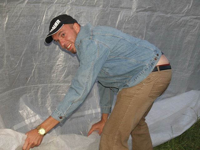 640x480 pixels (150K)