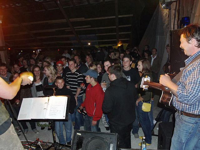 640x480 pixels (190K)