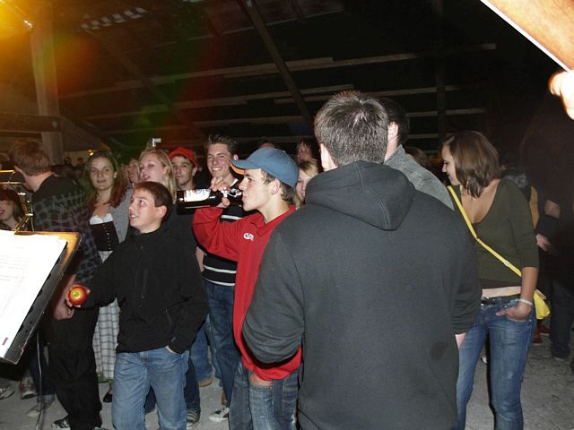 640x480 pixels (153K)