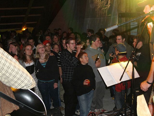 640x480 pixels (180K)