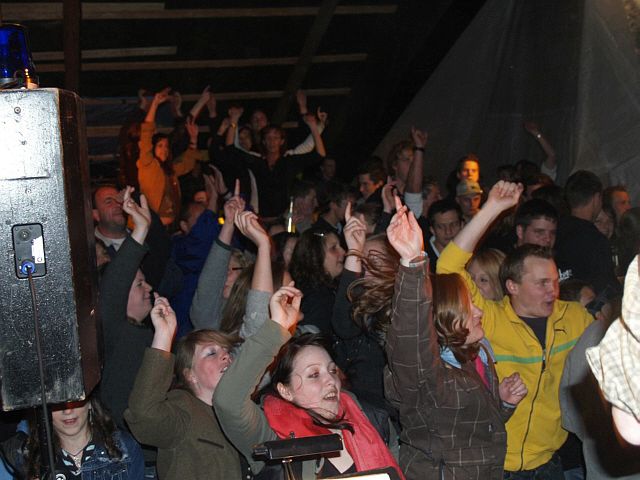 640x480 pixels (171K)