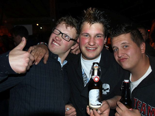 640x480 pixels (141K)