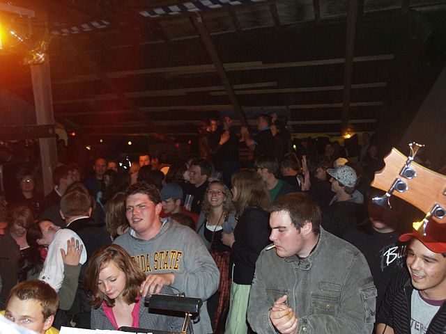 640x480 pixels (169K)