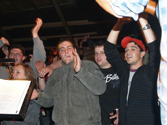 640x480 pixels (170K)