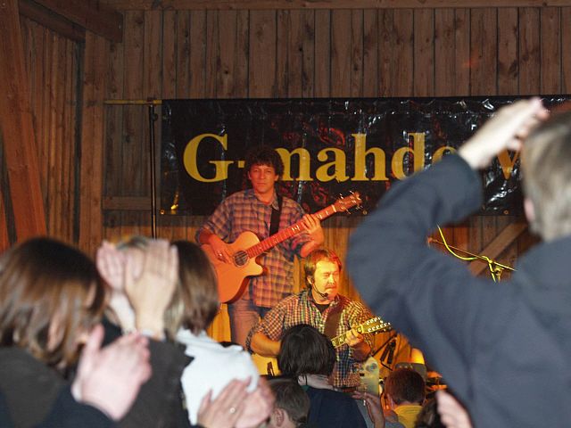 640x480 pixels (184K)