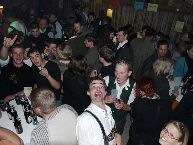 640x480 pixels (183K)