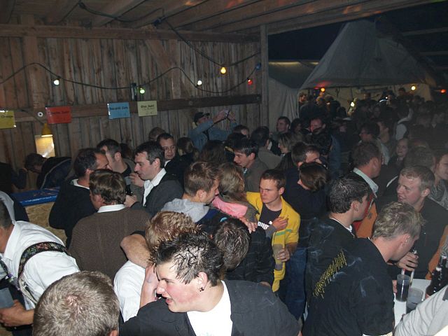 640x480 pixels (179K)